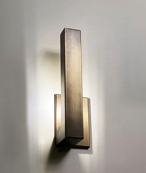 Recto Wall Lamp Luxe Stylish
