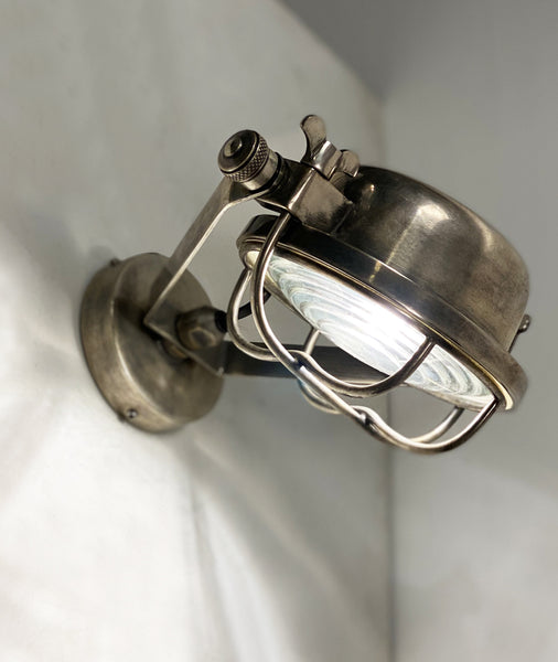 Quinn Wall Light